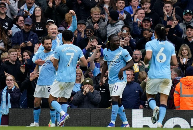 Doku Membakar Etihad: Manchester City Lumat Brentford 3-0 dan Kembali Memperketat Persaingan Gelar dengan Arsenal